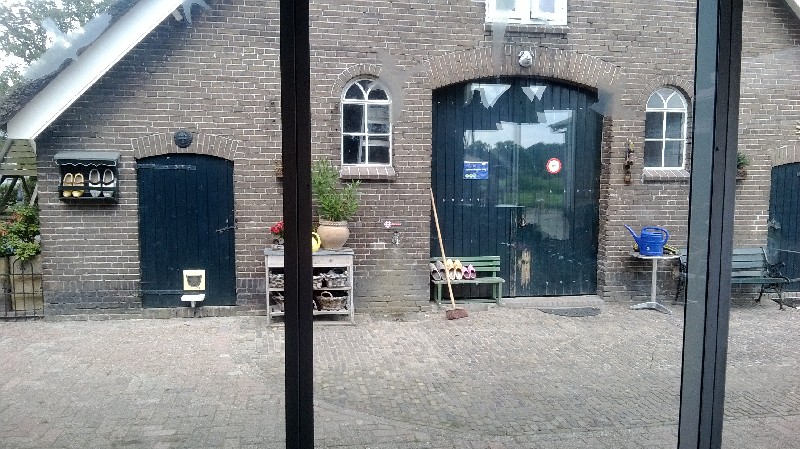 Blik op erf Blommendal