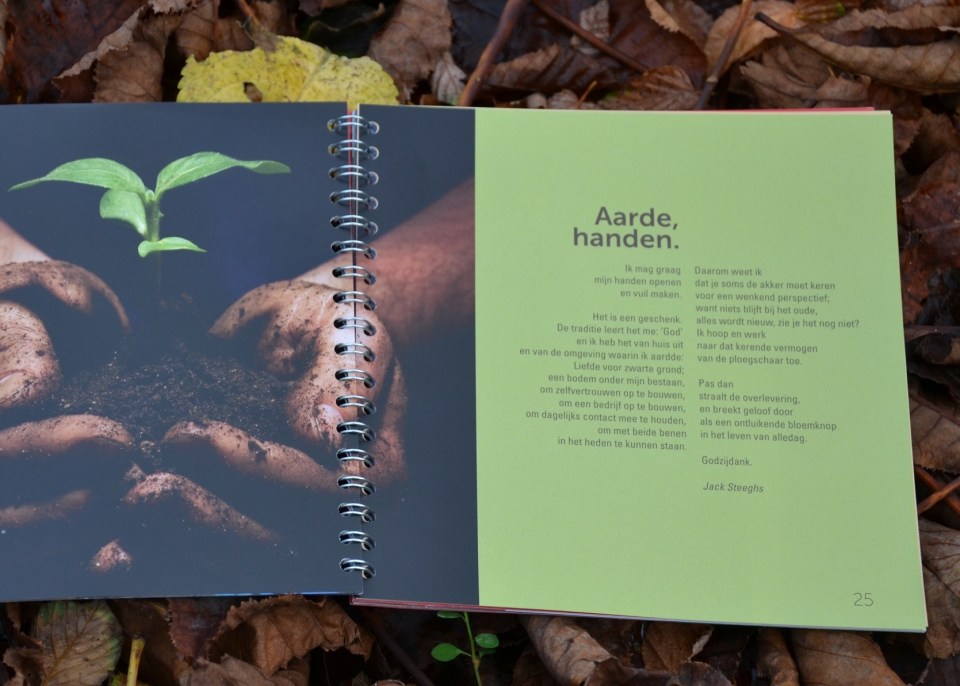 2015 Aarde, Handen - gedicht in Medemens4 SITE, Kerkinactie november